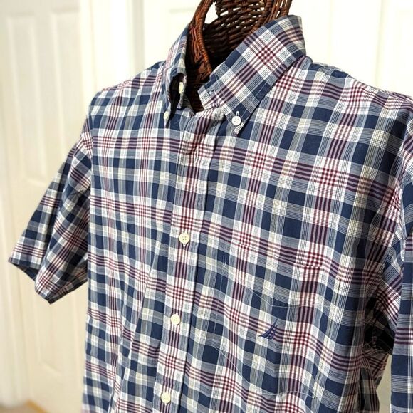 Men's Nautica Plaid Shirt - Short Sleeve Button Down 100% Cotton Shirt - Picture 1 of 11